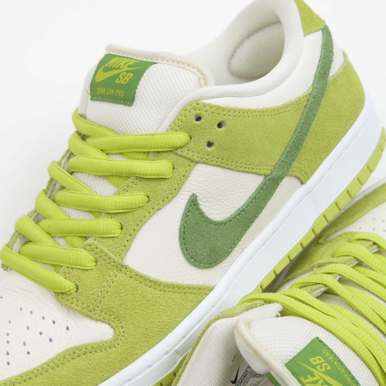 Nike SB Dunk Low Pro Apple